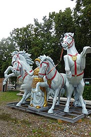 die Marstall Pferde sind angekommen: Aufbau auf der Theresienwiese (©Foto: Marikka-Laila Maisel)